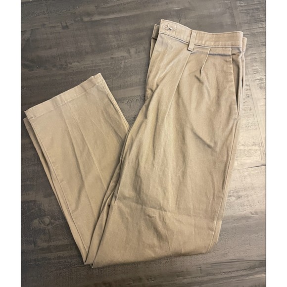 Mens Wrangler Pleated Dark Khaki Comfort Solution - Sz 32x30 - Picture 1 of 4